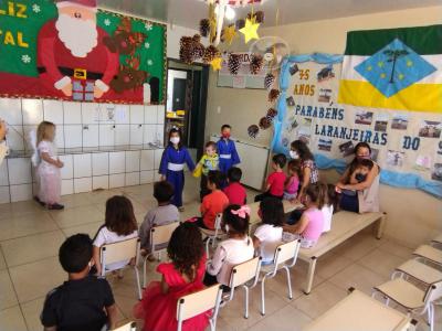 Núcleo Feminino Coprossel e CEMEI Sementinha do Saber levam alegria no Natal das Crianças da Escola